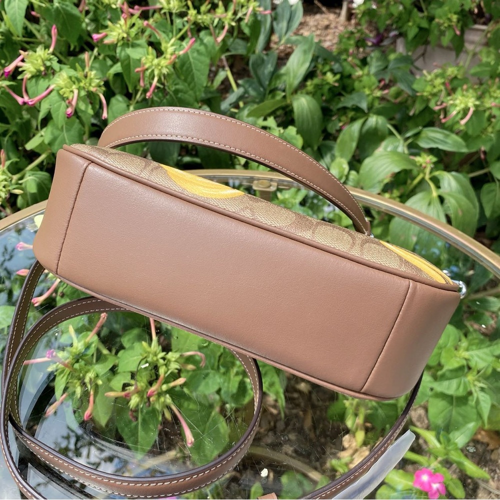 NWT COACH TERI SHOULDER BAG IN SIGNATURE CANVAS WITH BANANA PRINT (CR289) - Picture 7 of 12